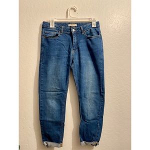 Medium washed denim jeans (ankled and cropped)